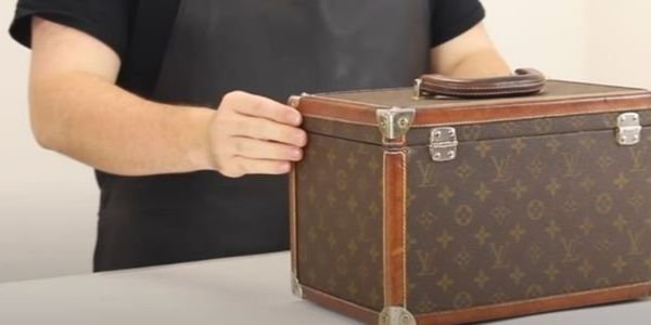 restore a vintage Louis Vuitton trunk with the handbag clinic